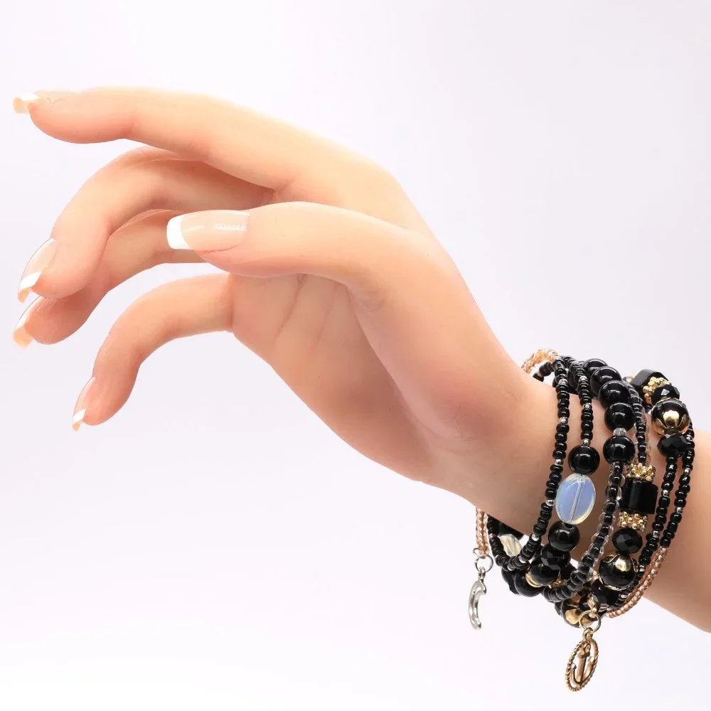 Spectacular black memory wire bracelet with 4 pendants and 6 strands. - Picture 2 of 9